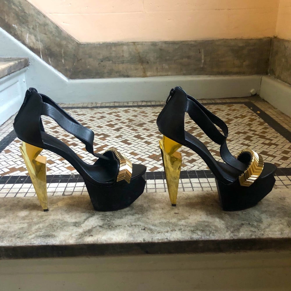 'Jennifer Chou' Heels